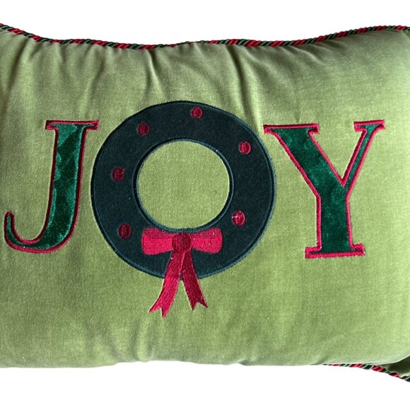 Holiday Decorative Pillow "Joy" Design With Wreath & Ribbon Green Red - Picture 2 of 3